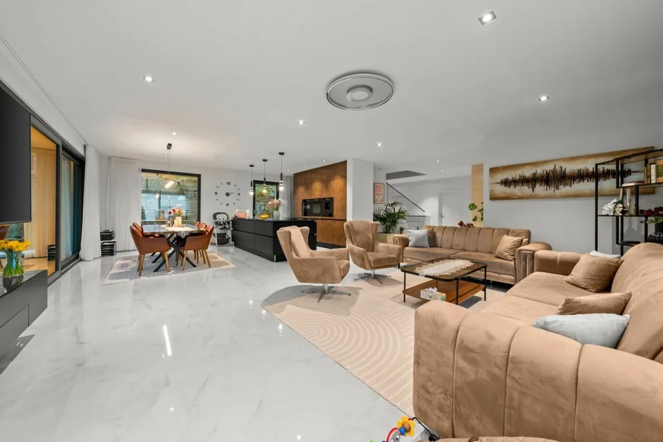 Casa unifamiliare di lusso di 7,5 locali con molto spazio