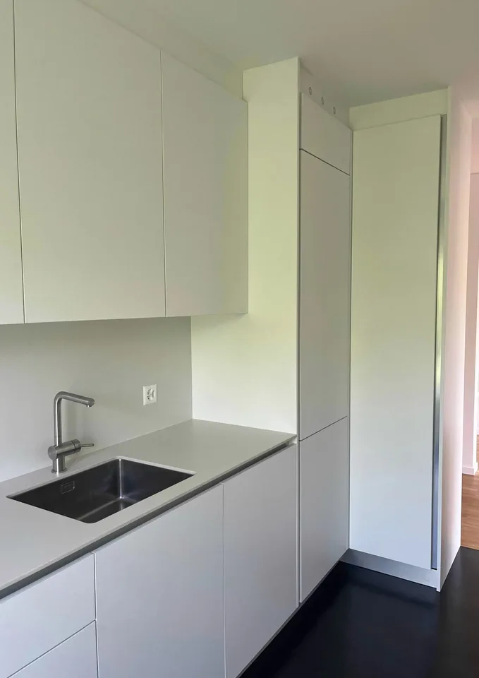 Luminoso e moderno appartamento di 2.5 locali con balcone a Lugano-Pregassona