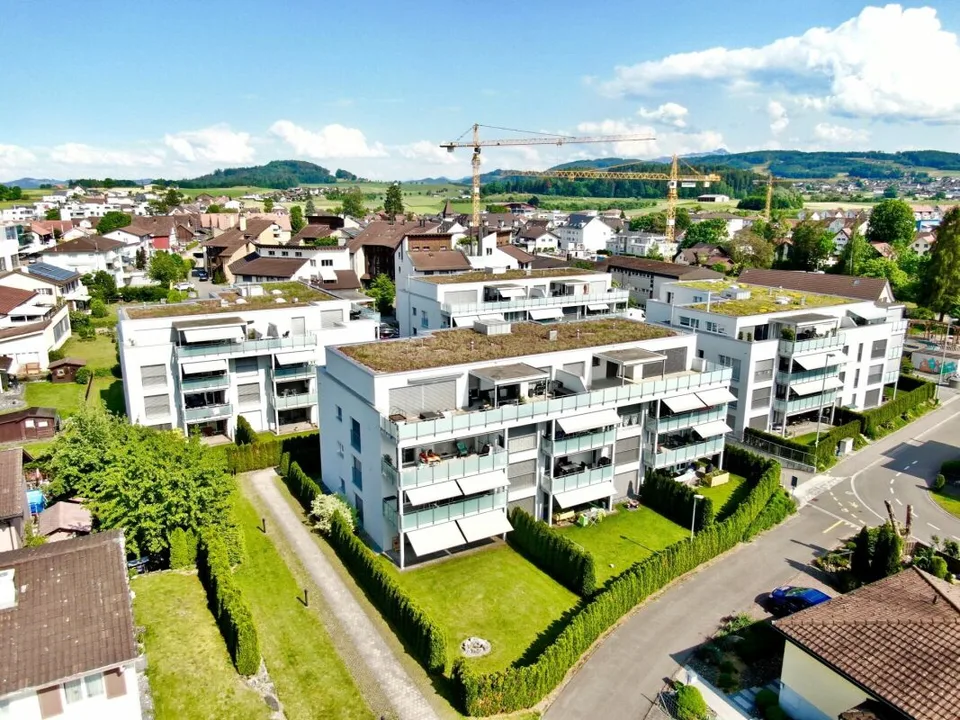 moderne 3.5 Zi.-Gartenwohnung im Dorfzentrum