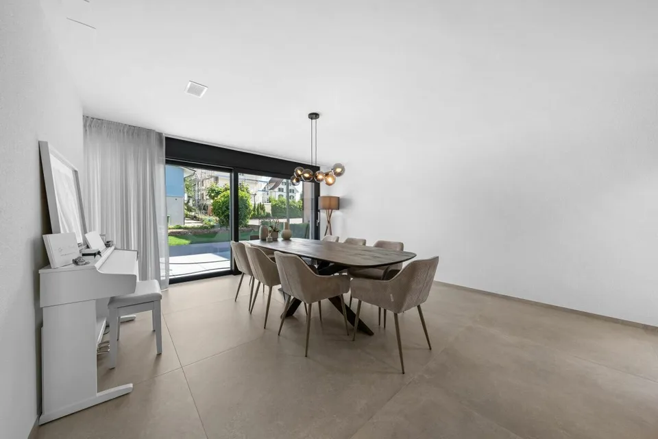 Exclusive single-family house with pool, smart home and luxurious amenities