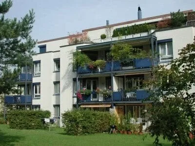 Diverse Parkplätze verfügbar