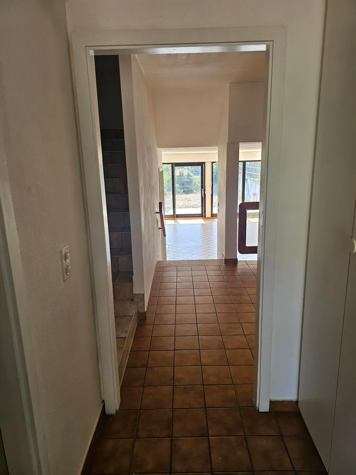 Splendide villa jumelle dans quartier résidentiel