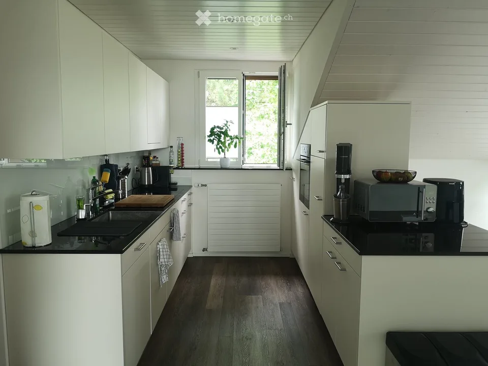 Charmante 2.5-Zimmer-Dachwohnung an ruhiger Lage in Effretikon