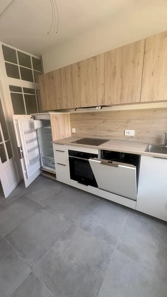 STUDIO FOR RENT, COMPLETELY RENOVATED