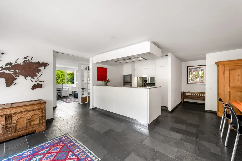 Appartement terrasse spacieux 5½-pièces avec vue lointaine, intimité et bien-être