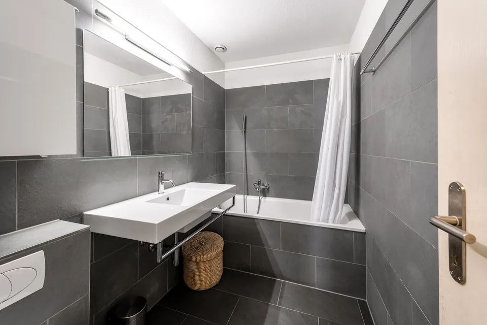 Ampio appartamento terrazza 5½-locali con vista panoramica, privacy e benessere – foto 7 di 15