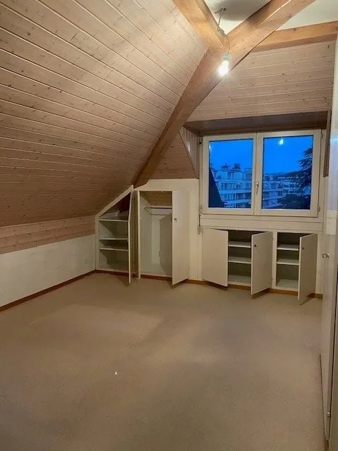 Appartement en attique 6 ½ pièces, 1207 Genève