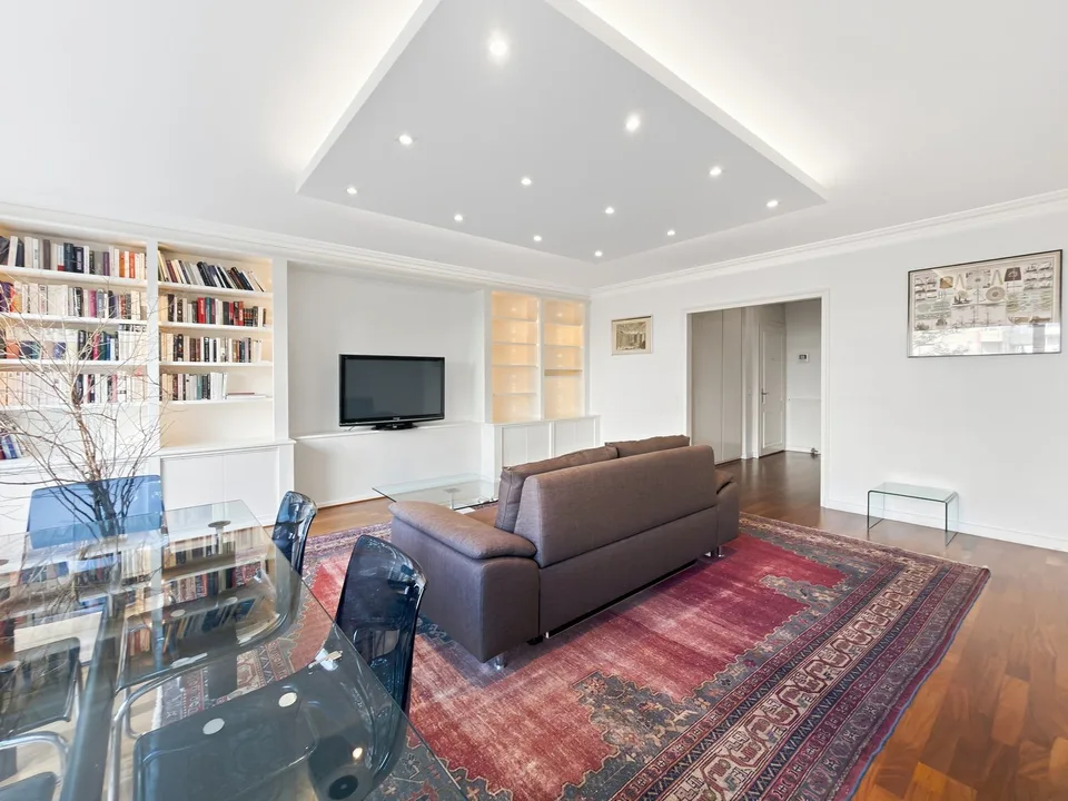 Lumineux appartement meublé de 3 pièces avec balcon – Route de Florissant, Genève