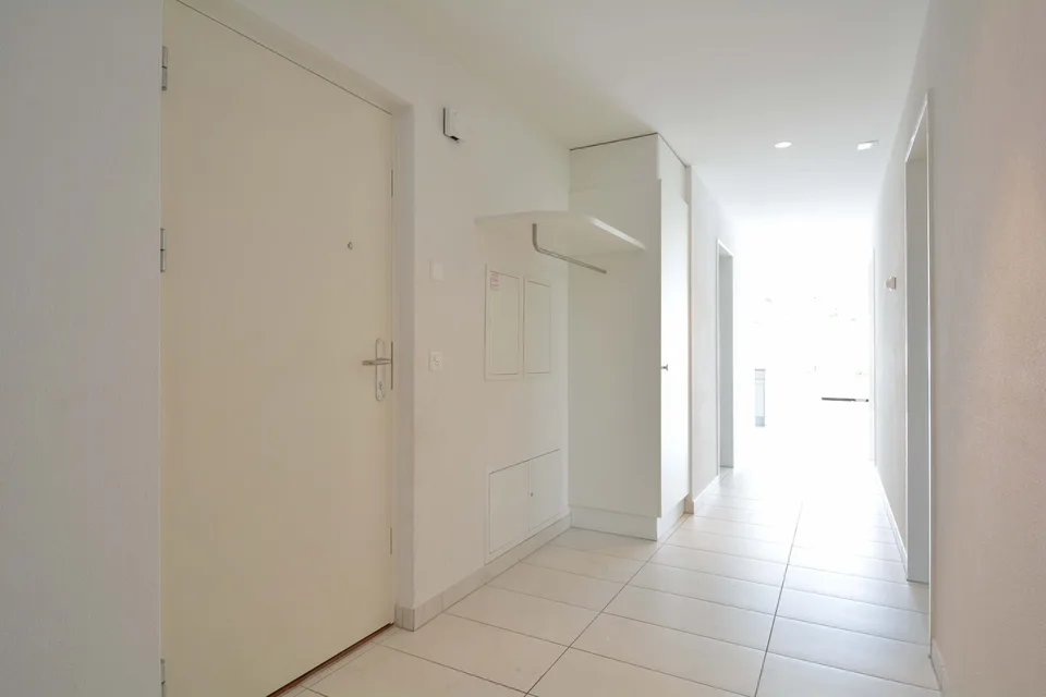 Terrace apartment in elevated and quiet residential area