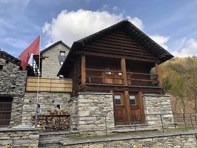 Rustico mit Panoramabalkon, 4 Zimmer in Malvaglia kaufen