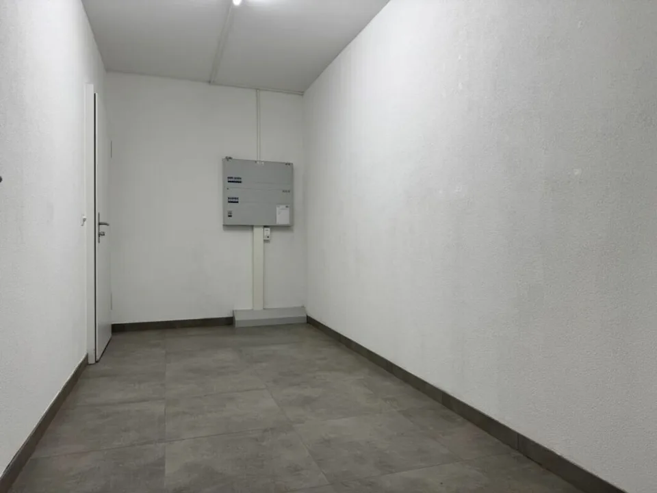 Administrative/Office 1.5 rooms 156.35 m2 in Puidoux-Gare