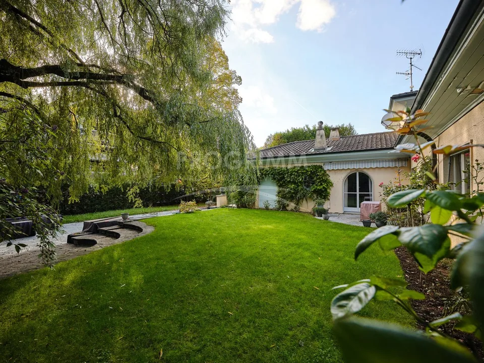 Villa mit 5 Schlafzimmern - 3 Badezimmern - Pool - Nähe Ecolint und Klinik Grangettes