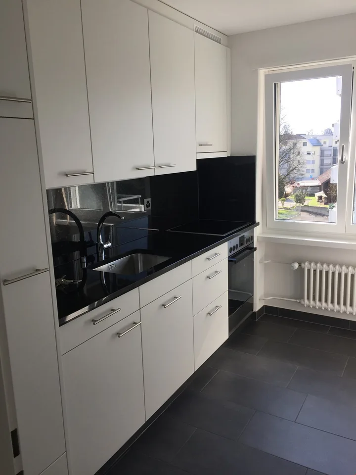 Bright 3-room apartment with balcony in Jona – available from November 2026