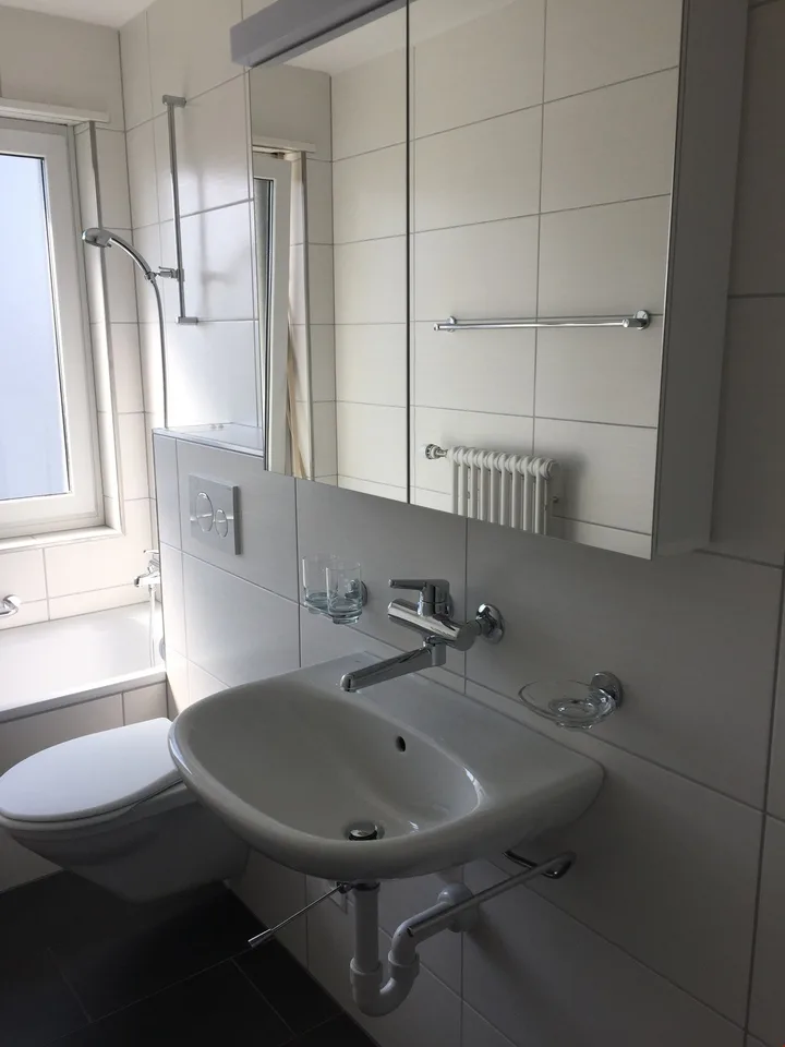 Bright 3-room apartment with balcony in Jona – available from November 2026
