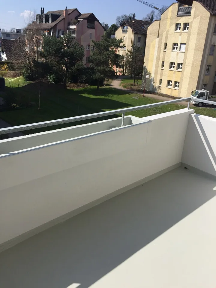 Bright 3-room apartment with balcony in Jona – available from November 2026