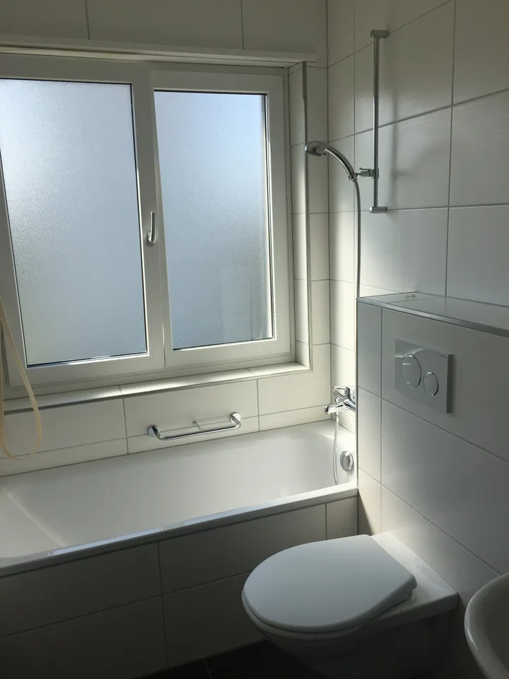 Bright 3-room apartment with balcony in Jona – available from November 2026