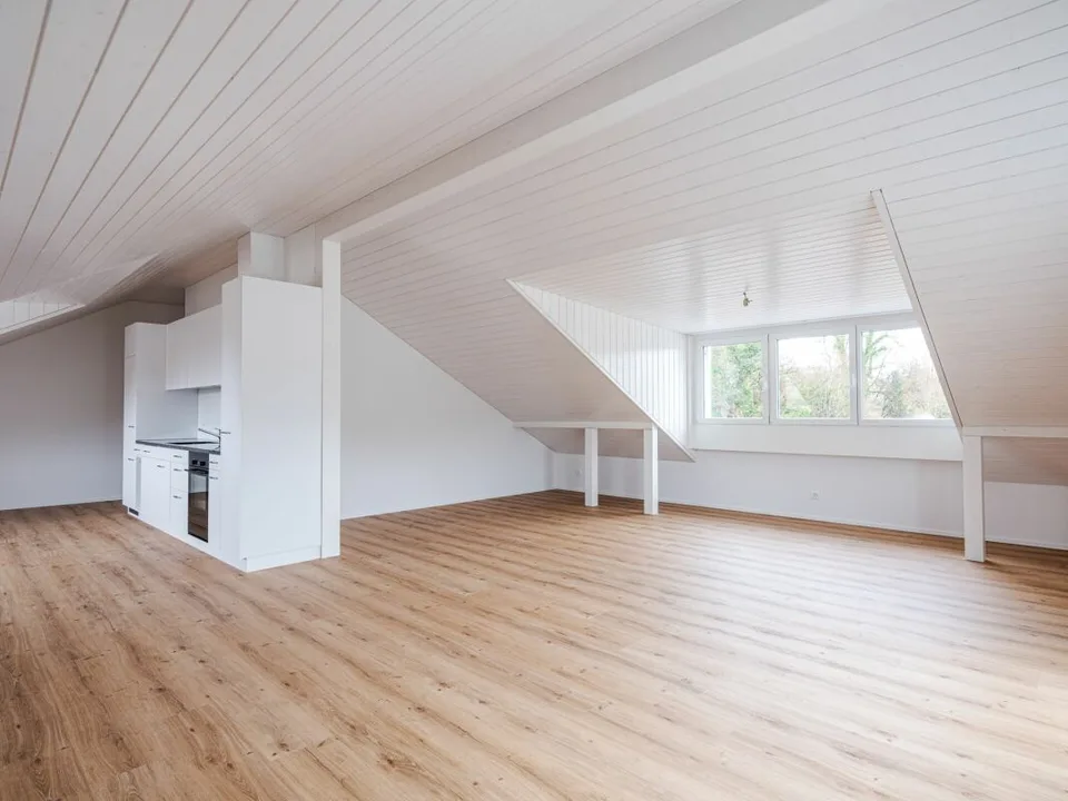 ERSTVERMIETUNG, EINZIGARTIGE UND TRENDIGE DACHWOHNUNG MIT LOFTCHARAKTER!