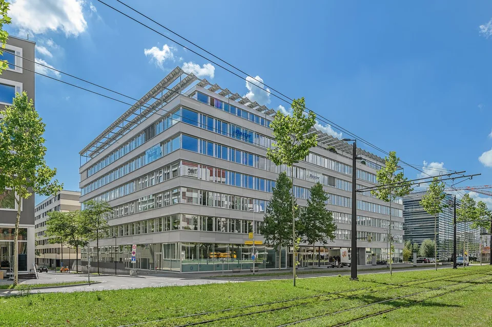 Ausgebaute Gewerbefläche im trendigen Glattpark
