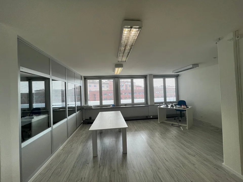 Mendrisio – prossimo a Piazzale Alle Valle | Ufficio signorile di 50 m²