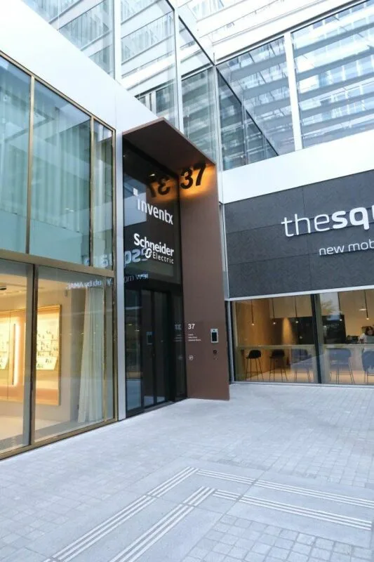 THE CIRCLE - Espace de bureau aménagé au cœur du monde