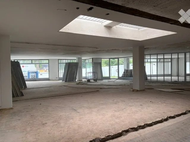 Spazio ufficio/industriale/vendita in affitto al piano terra, Quartierzentrum Grünau, ZH-Altstetten