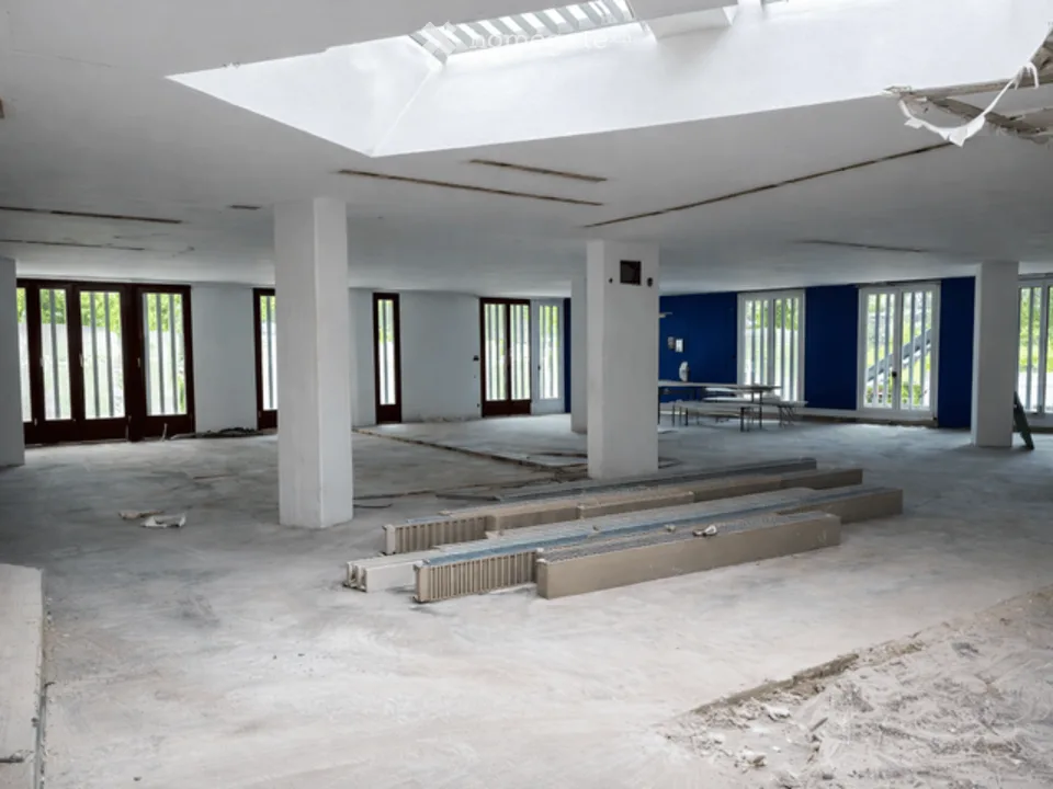 Commercial/Workshop Space for Rent on the Ground Floor, Quartierzentrum Grünau, ZH-Altstetten