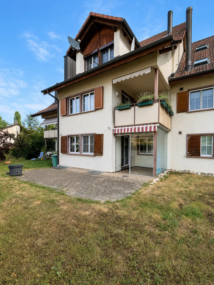 Charmante 2.5-Zimmerwohnung mit Wintergarten und Sitzplatz