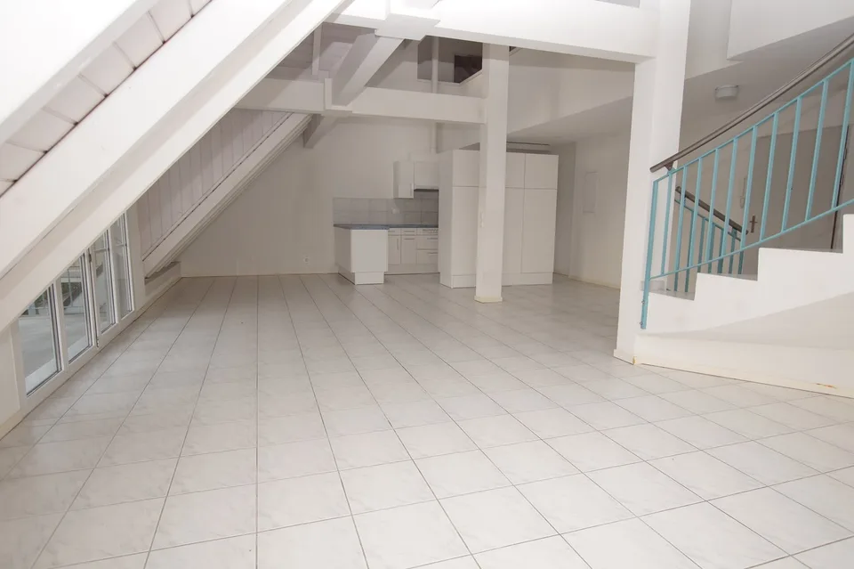 Appartement-maisonnette de 5,5 pièces lumineux à louer à Boningen