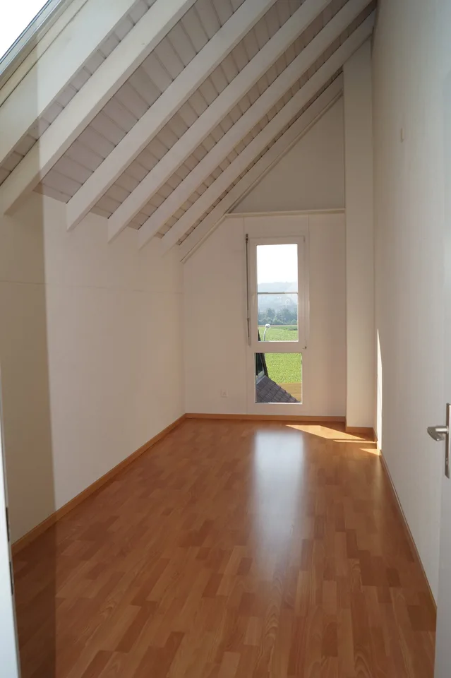 Appartement-maisonnette de 5,5 pièces lumineux à louer à Boningen