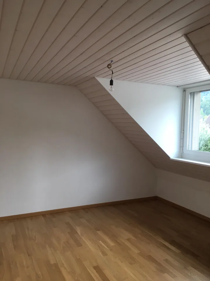 Moderne 2.5 Zimmer Dachwohnung