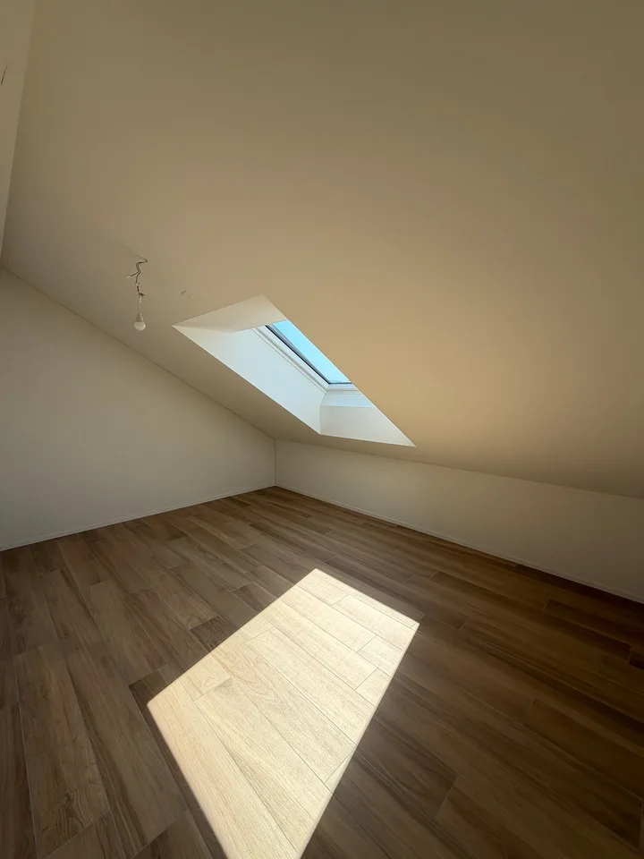 Appartamento esclusivo 3.5 locali in mansarda in un edificio nuovo 103 m² con molta luce & charme