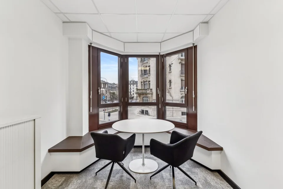 Very beautiful modern and equipped office in Florissant