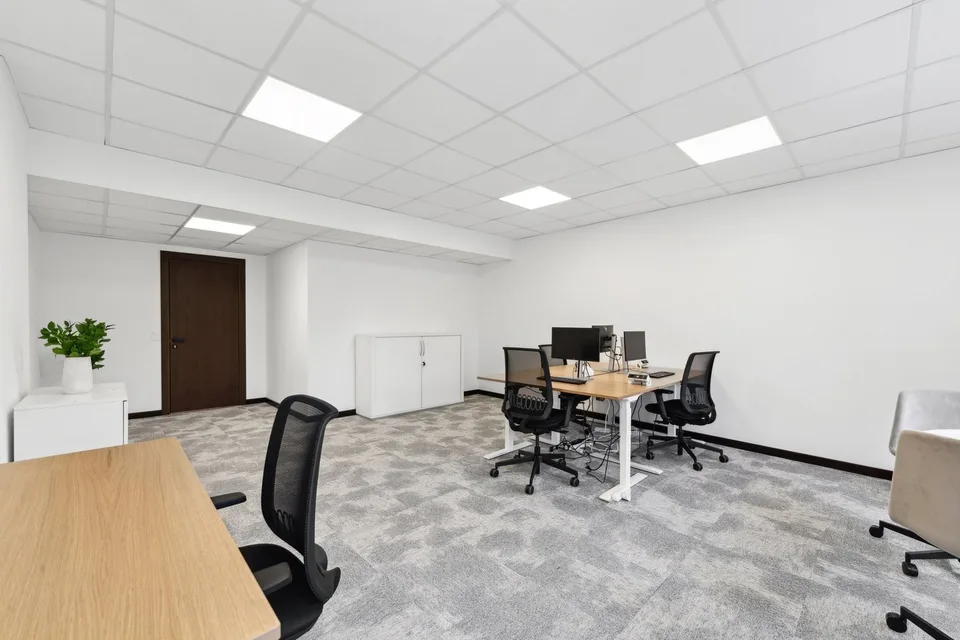 Very beautiful modern and equipped office in Florissant