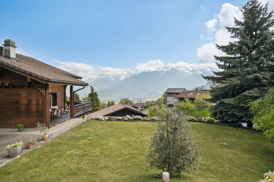 Family chalet in a peaceful and authentic setting