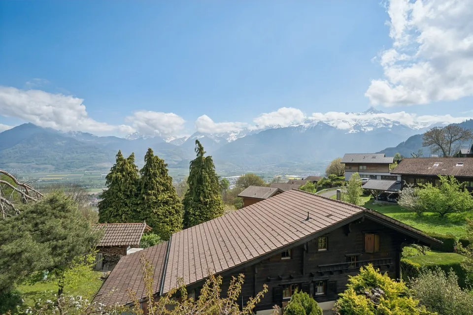 Family chalet in a peaceful and authentic setting