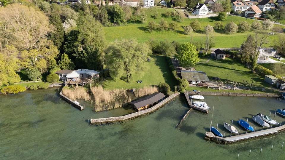 Terreno edificabile esclusivo sul lago di Bienne con 2 posti barca da pesca coperti – foto 8 di 8