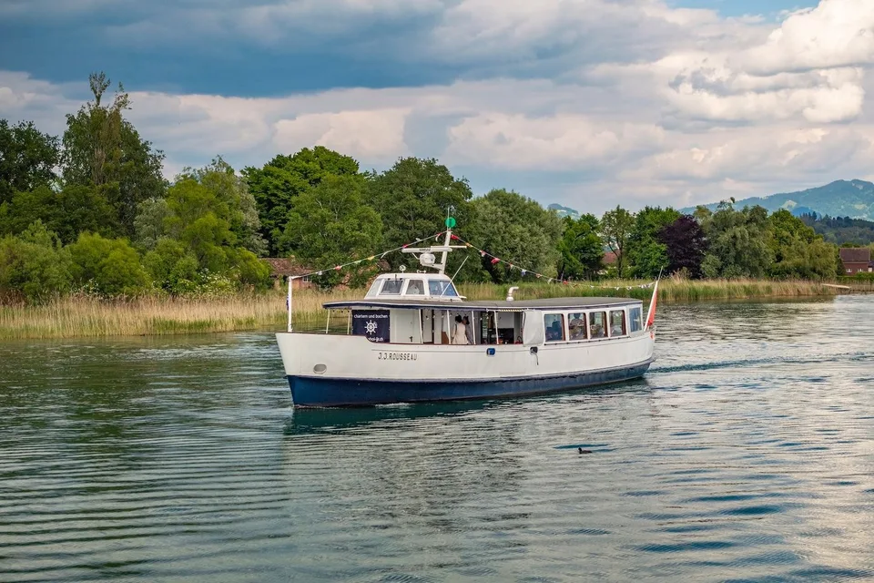 Nave passeggeri storica con posto barca sul lago di Zurigo – foto 6 di 9