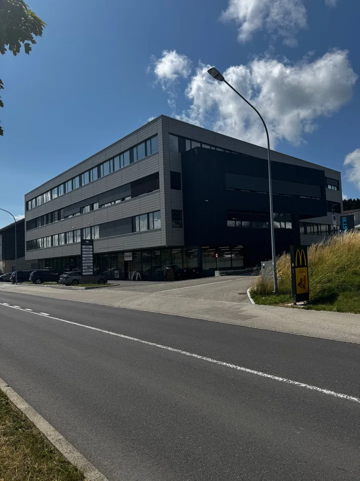Moderne Industrieflächen zur Miete – Boulevard des Eplatures 64, La Chaux-de-Fonds – Foto 6 von 13