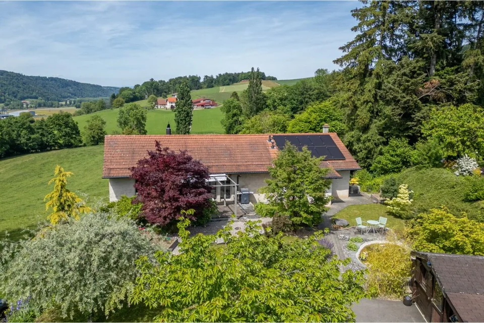 Villa à Curtilles : Le calme de la campagne, à deux pas de Lucens