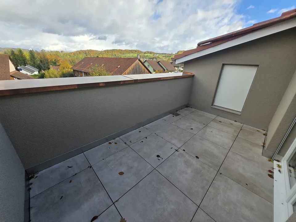 Appartamento 1.5 locali moderno, compatto e con balcone a Mülligen