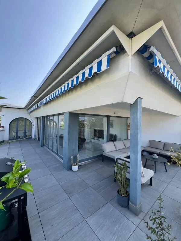 Attico 3.5 locali vista lago, terrazza e 2 parcheggi