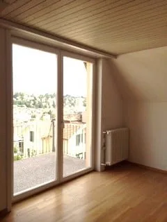 Sonnige 4.5-Zimmer-Maisonette-Dachwohnung mit Balkon und Dachterrasse an ruhiger Lage