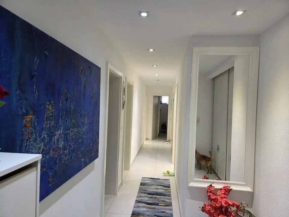 Ensoleillée, spacieuse, maison indépendante avec deux appartements, 3,5 pièces, terrasse, jardin