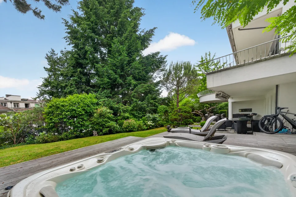 Magnifica villa individuale con vista sul lago – foto 10 di 12