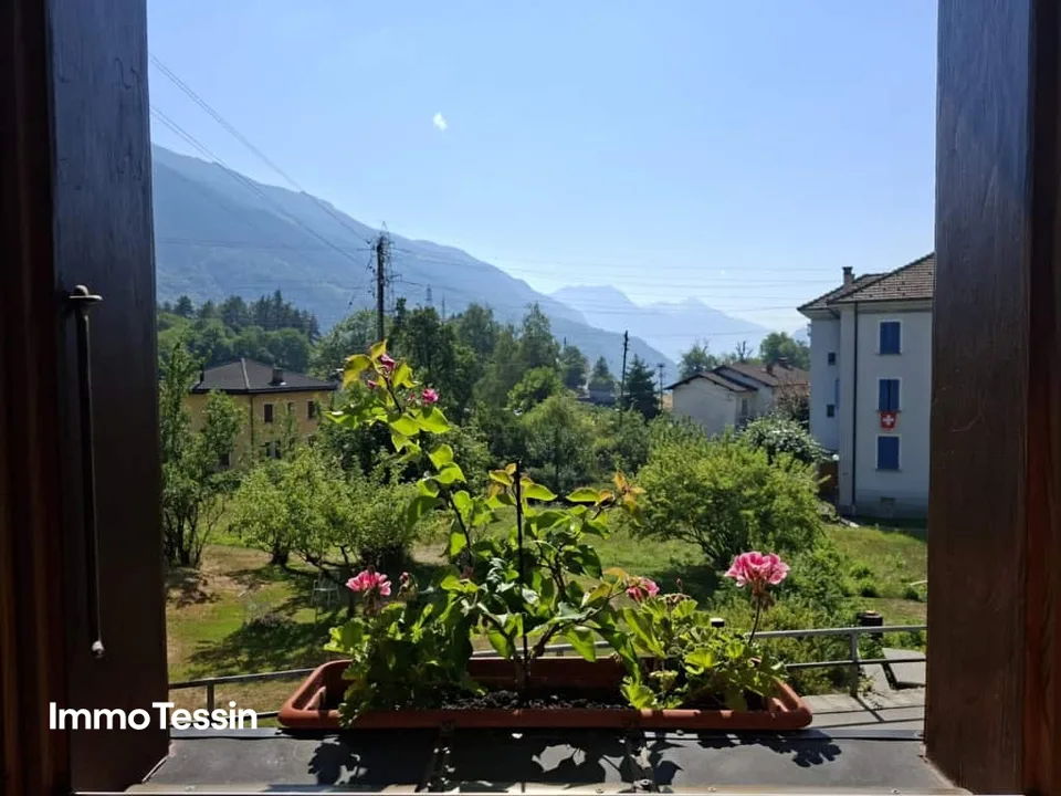 Rifugio tessino accogliente e costruito con amore, casa a schiera con grottino, laboratorio e camino