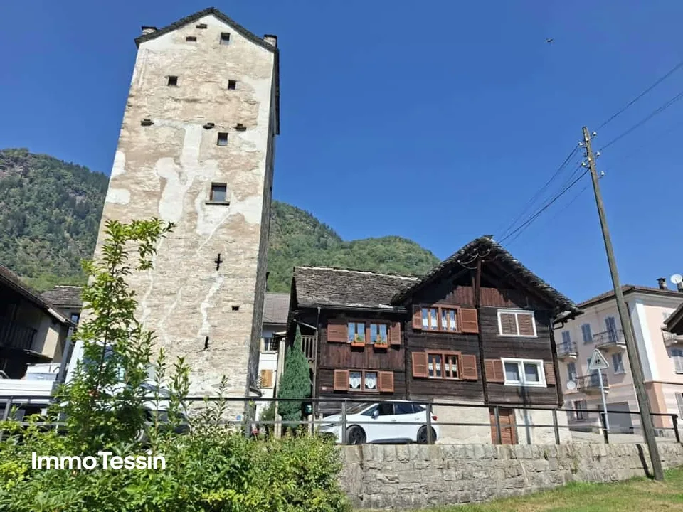 Rifugio tessino accogliente e costruito con amore, casa a schiera con grottino, laboratorio e camino