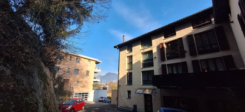 Cozy House with Terrace, Garden, Private Parking and Pool