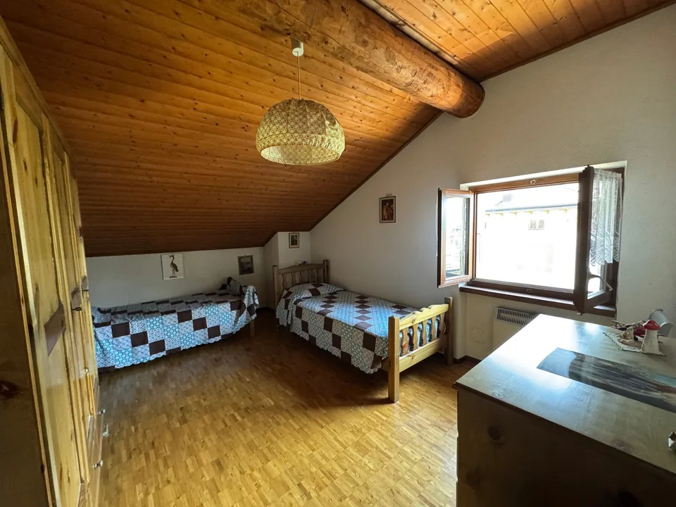 🏡 Malvaglia | Stabile con 3 appartamenti e rustico – Foto 9 von 15