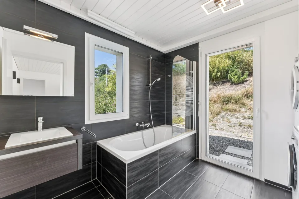 Familienvilla im contemporary-Stil, außergewöhnliche Aussicht – Foto 8 von 13