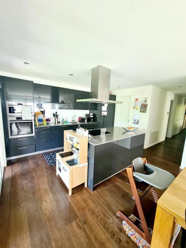 Moderne 4.5-Zimmer-Wohnung mit Sitzplatz in Kreuzlingen